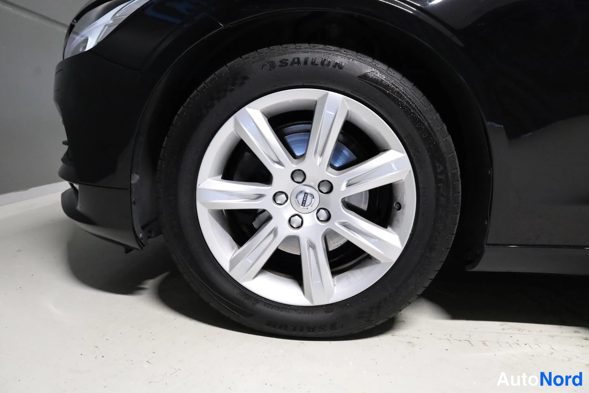 Musta Volvo V90 2018, yksityiskohta, kuva 25