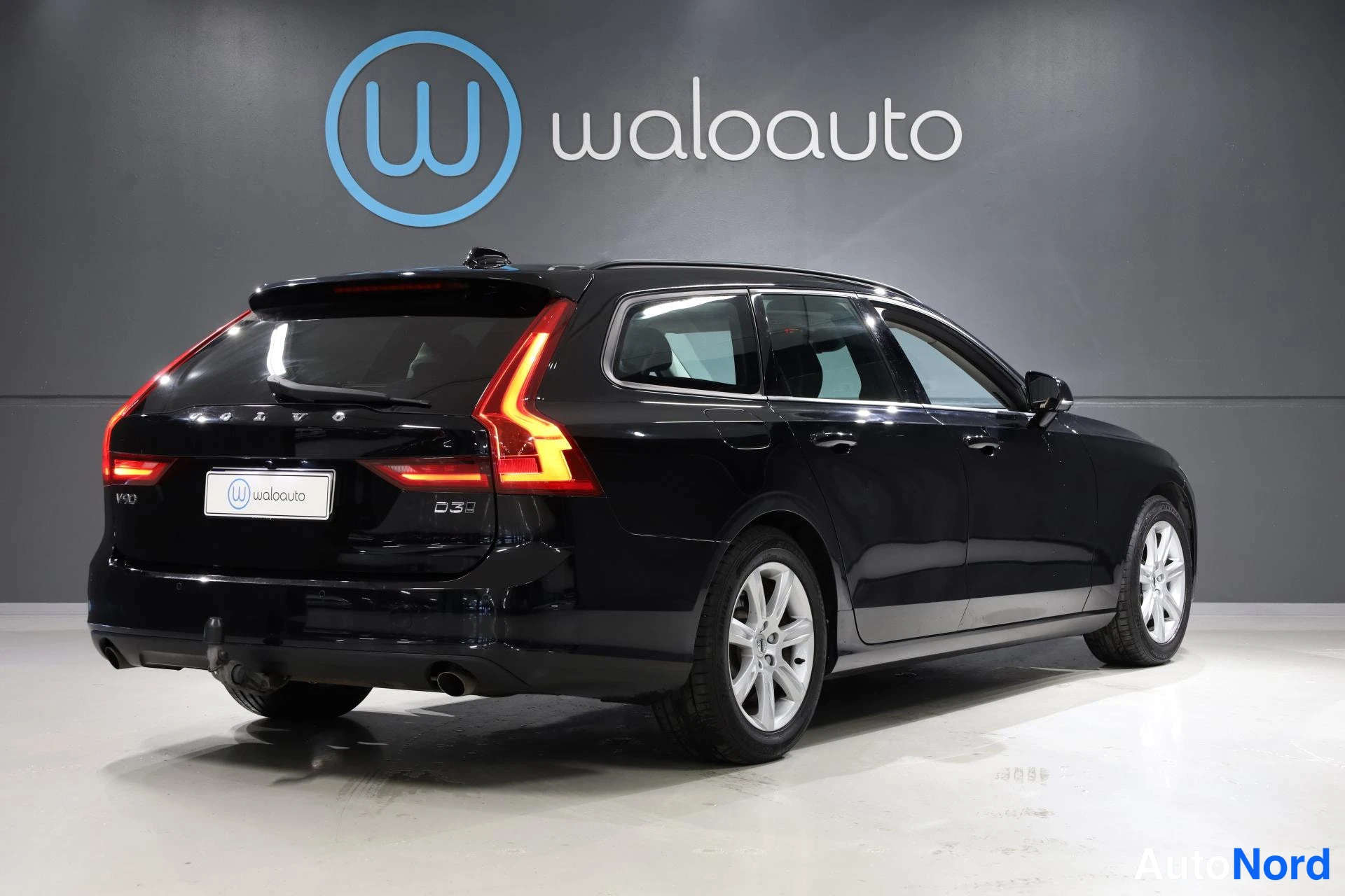 Musta Volvo V90 2018, takaviisto, kuva 7