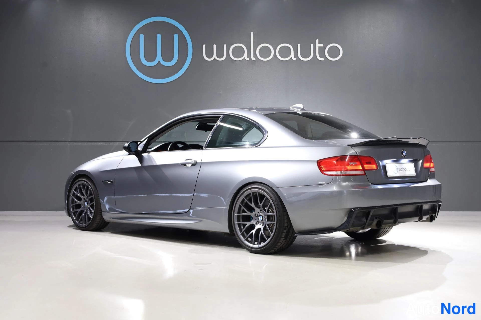 Harmaa BMW 335i 2007, takaviisto, kuva 7