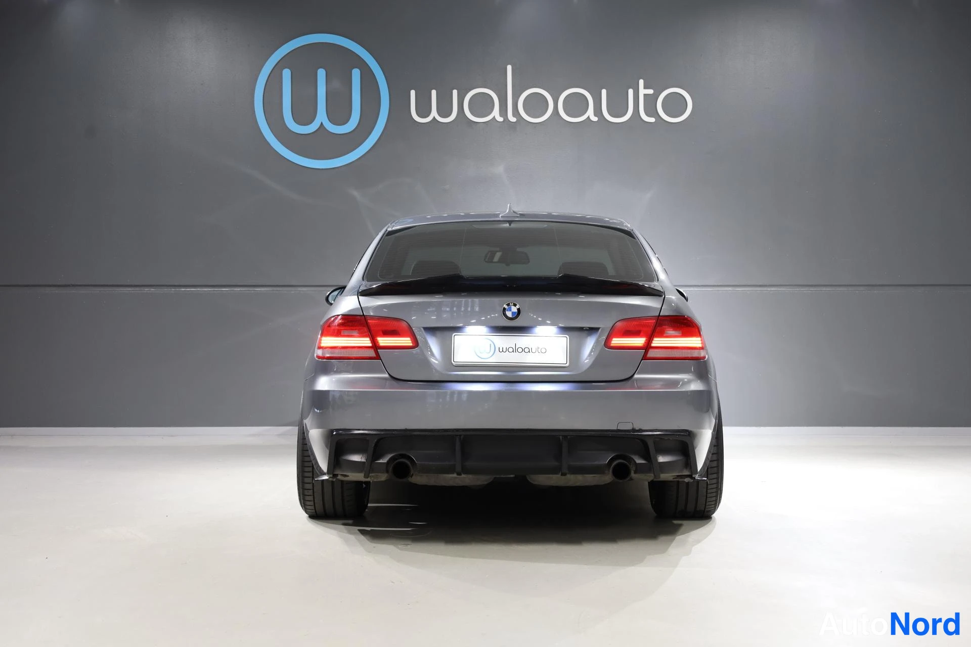 Harmaa BMW 335i 2007, takaa, kuva 9