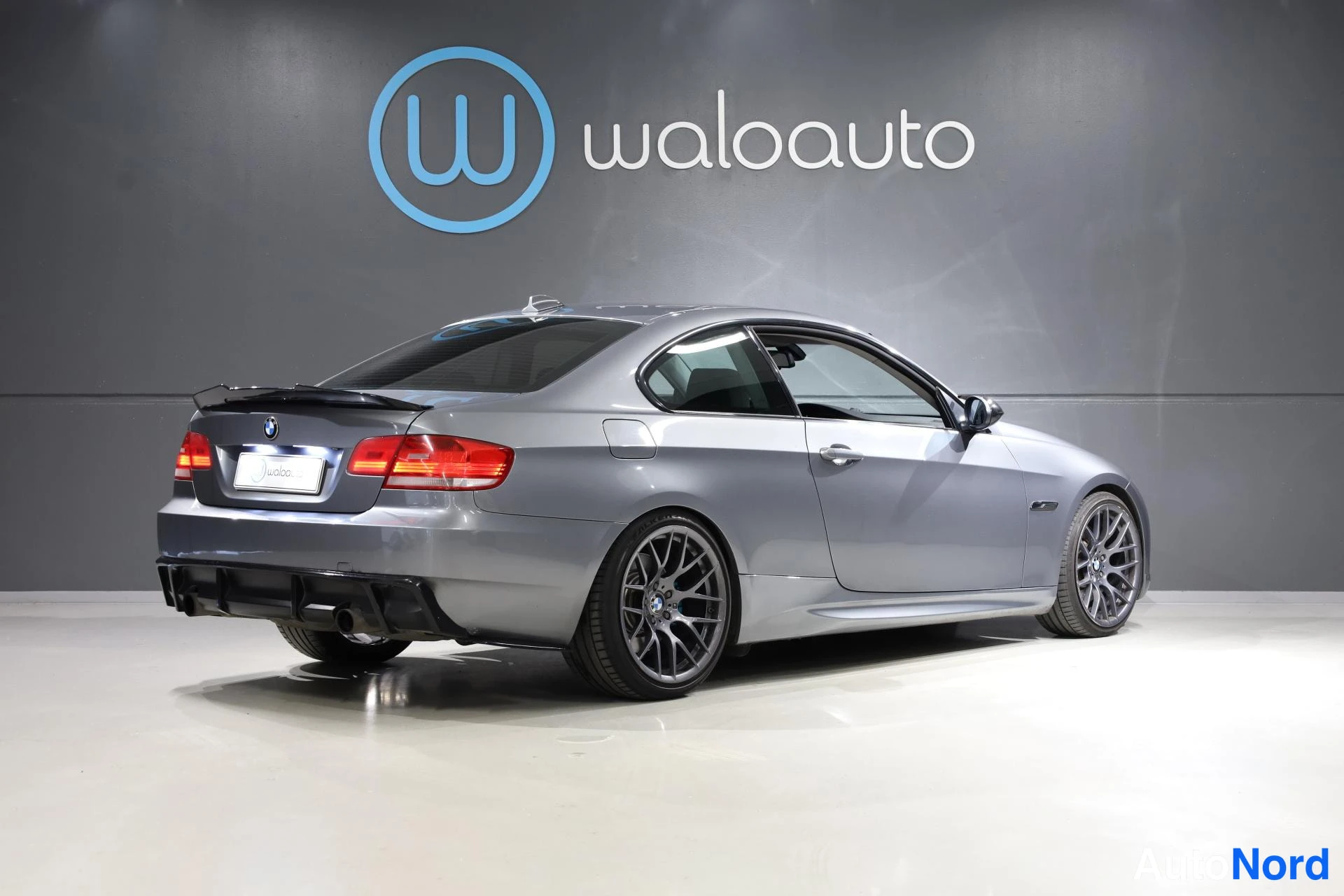Harmaa BMW 335i 2007, takaviisto, kuva 8