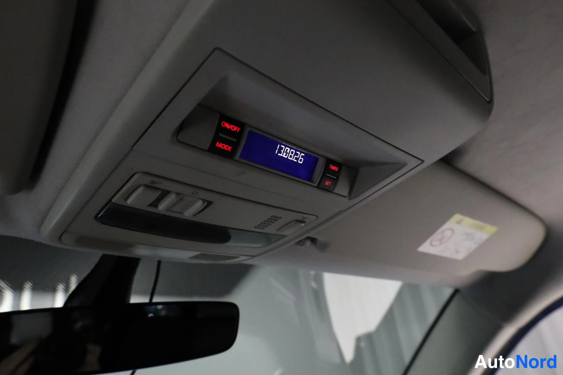 Musta Volkswagen Transporter 2015, yksityiskohta, kuva 24