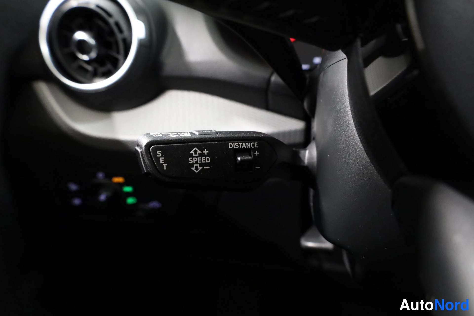 Harmaa Audi Q2 2019, yksityiskohta, kuva 20