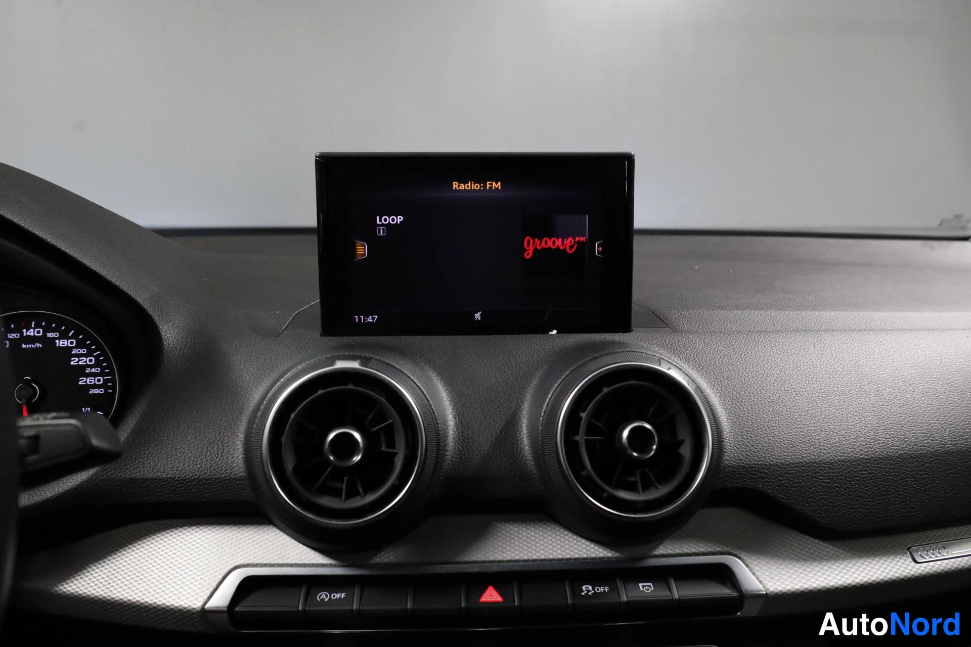 Harmaa Audi Q2 2019, yksityiskohta, kuva 21