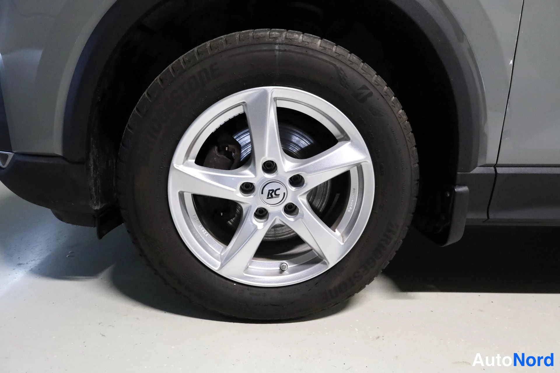 Harmaa Audi Q2 2019, yksityiskohta, kuva 27