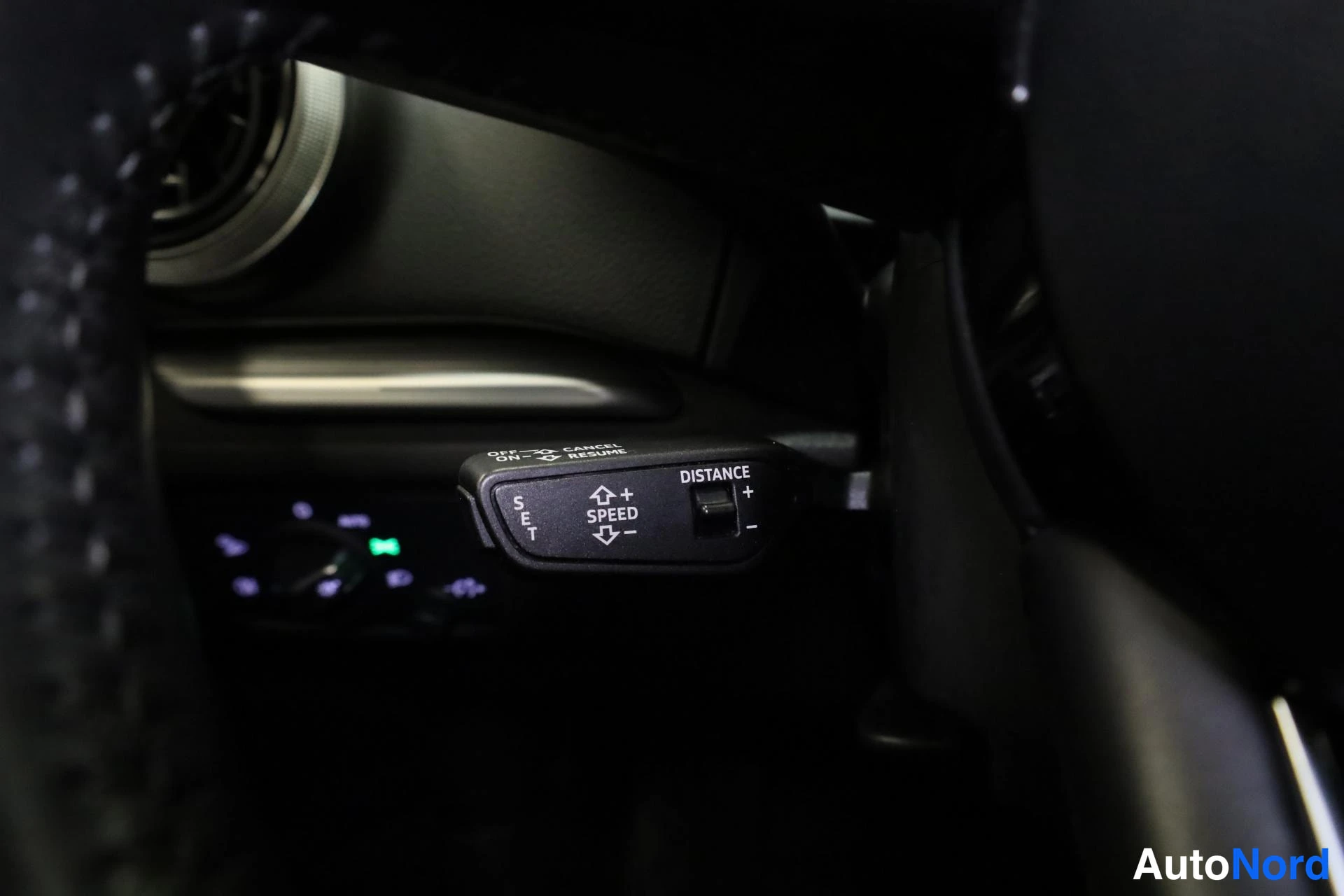 Sininen Audi A3 2017, yksityiskohta, kuva 15