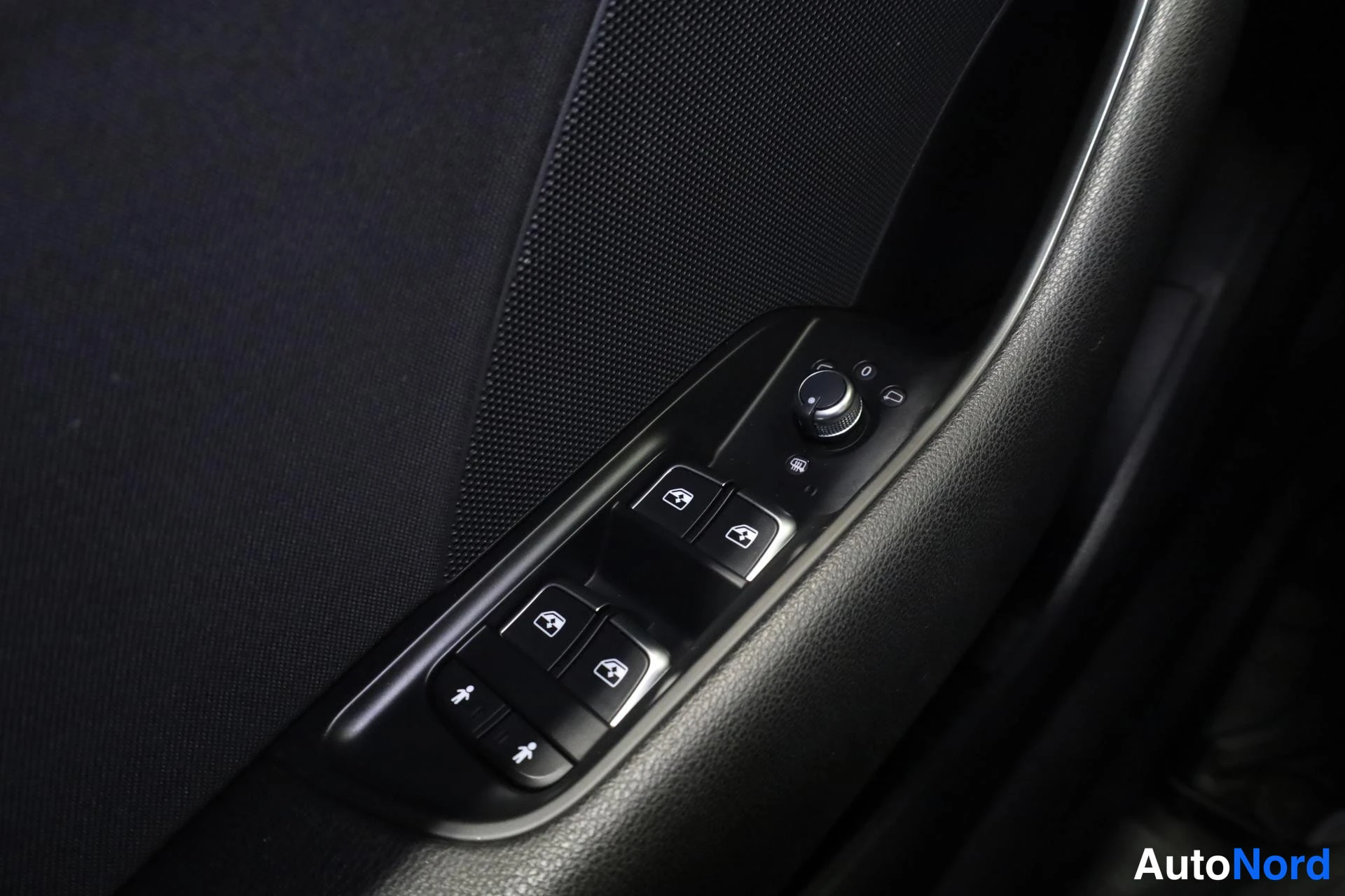 Sininen Audi A3 2017, yksityiskohta, kuva 20