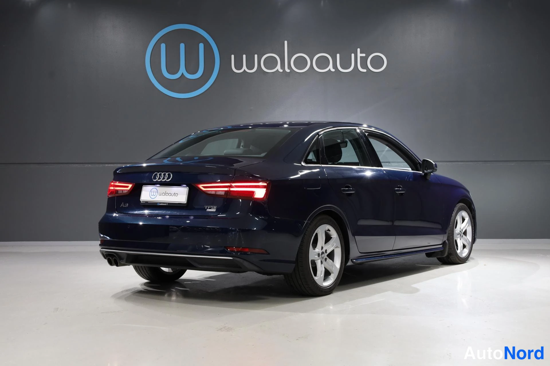 Sininen Audi A3 2017, takaviisto, kuva 7