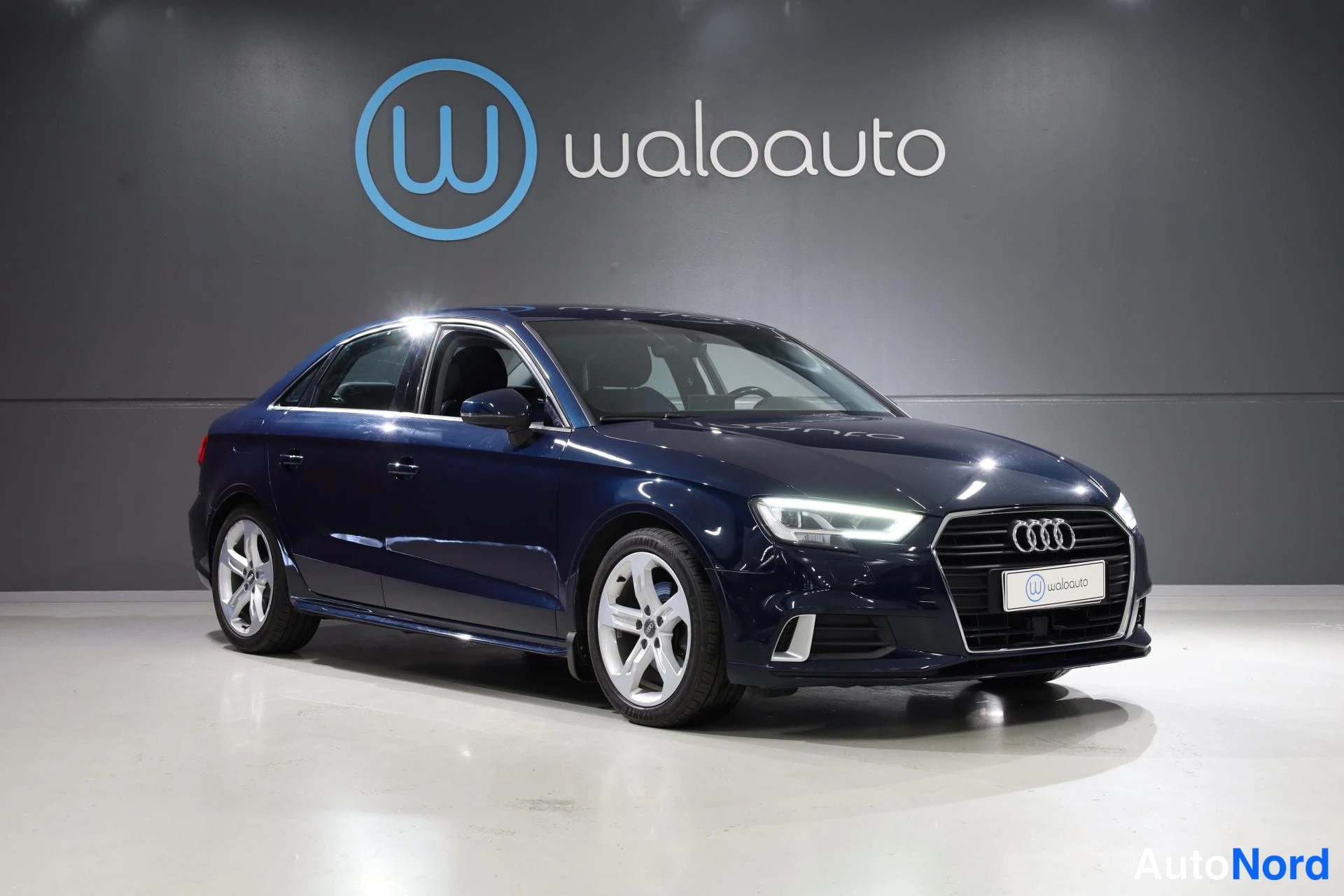Sininen Audi A3 2017, etuviisto, keula oikealle, kuva 3