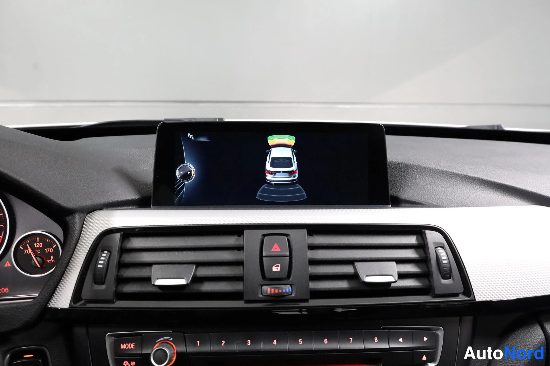 Valkoinen BMW 328i xDrive 2016, yksityiskohta, kuva 24