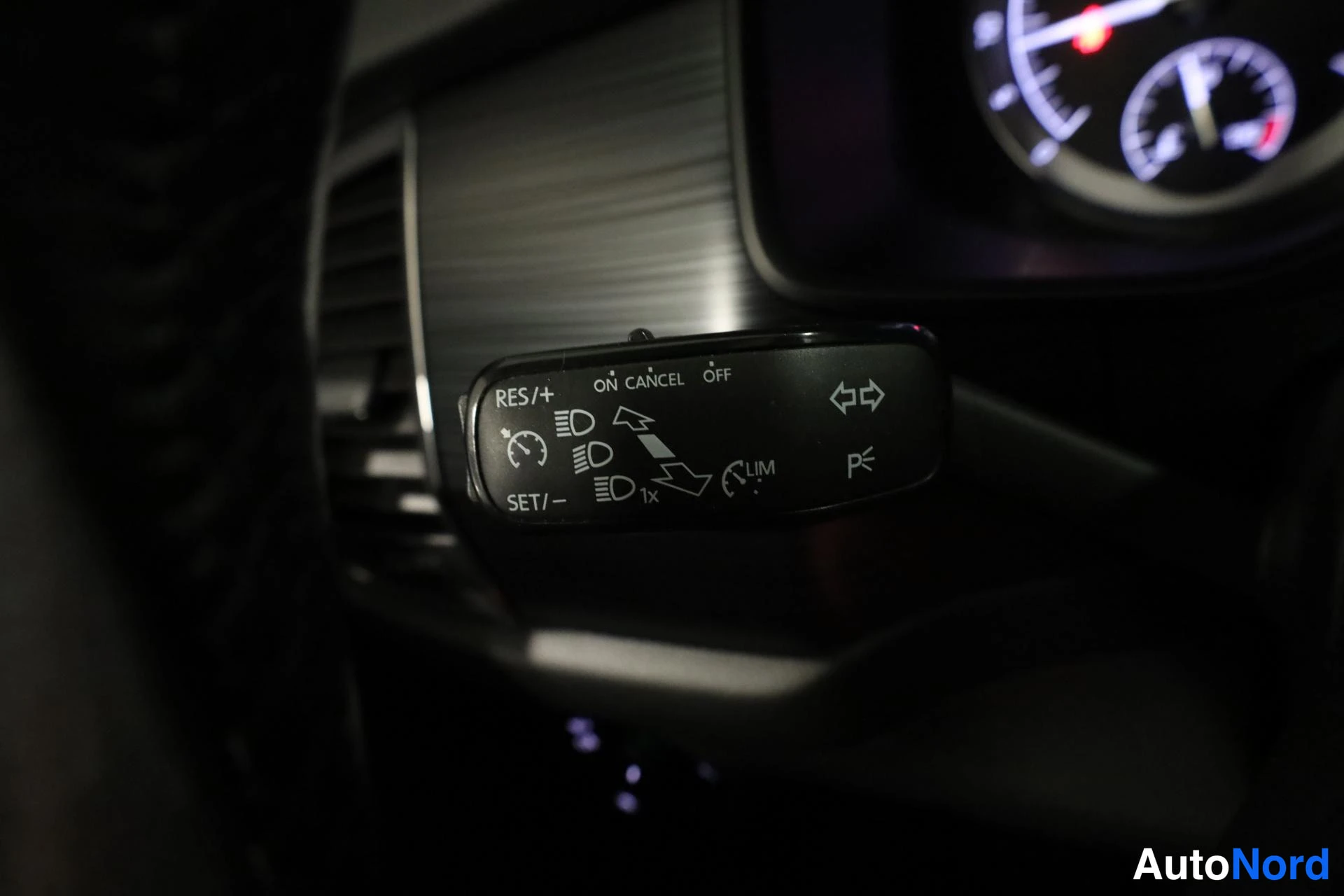 Punainen Skoda Kodiaq 2017, yksityiskohta, kuva 19