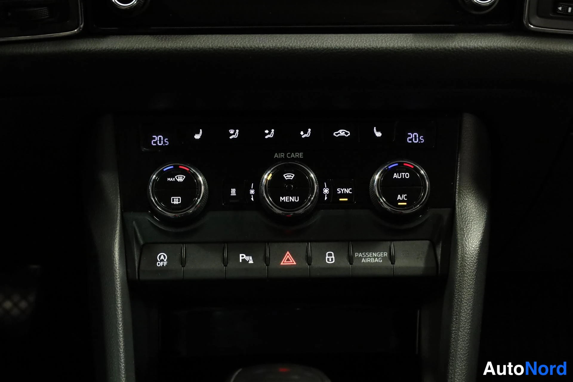 Punainen Skoda Kodiaq 2017, yksityiskohta, kuva 20
