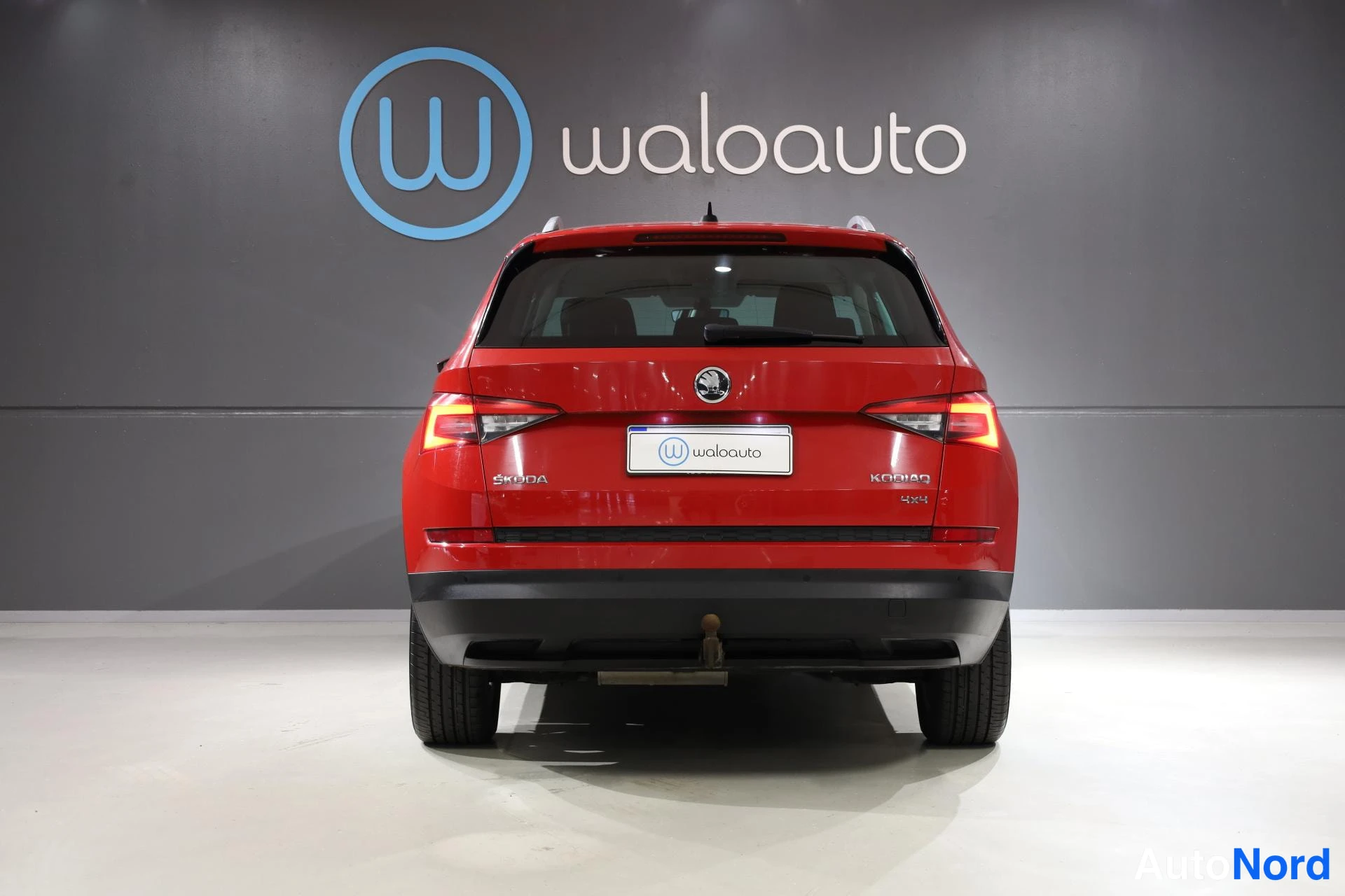 Punainen Skoda Kodiaq 2017, takaa, kuva 8
