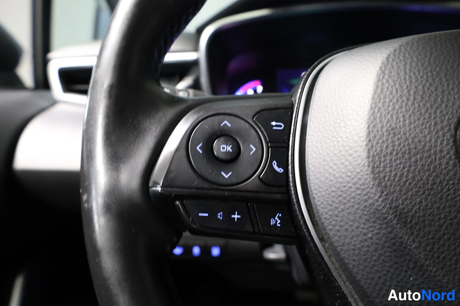 Hopea Toyota Corolla 2019, yksityiskohta, kuva 16
