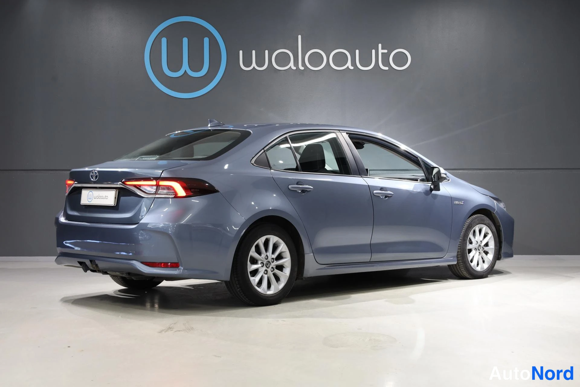 Hopea Toyota Corolla 2019, takaviisto, kuva 7