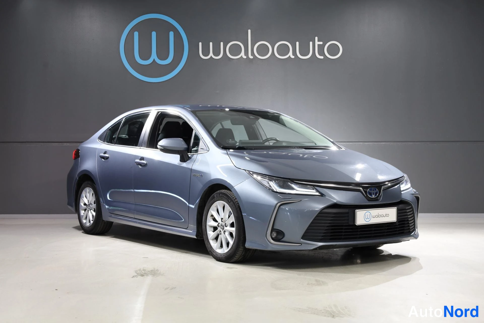 Hopea Toyota Corolla 2019, etuviisto, keula oikealle, kuva 4