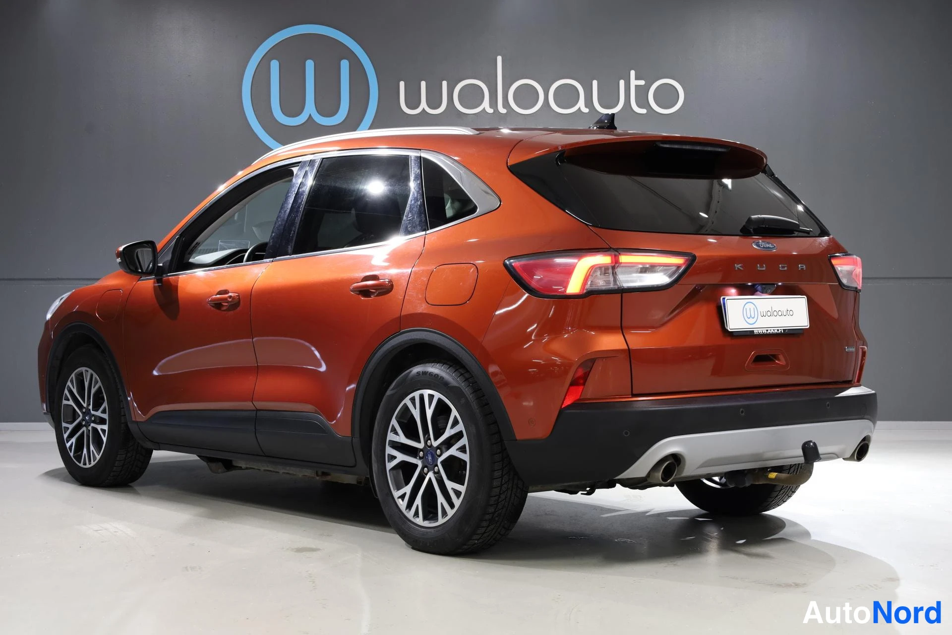 Oranssi Ford Kuga 2021, takaviisto, kuva 6
