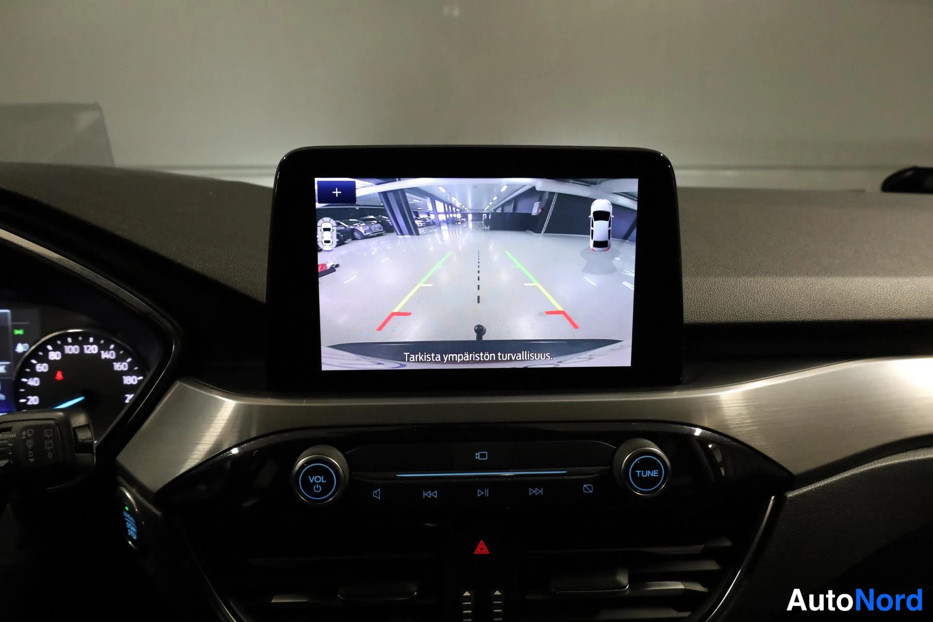 Oranssi Ford Kuga 2021, yksityiskohta, kuva 29