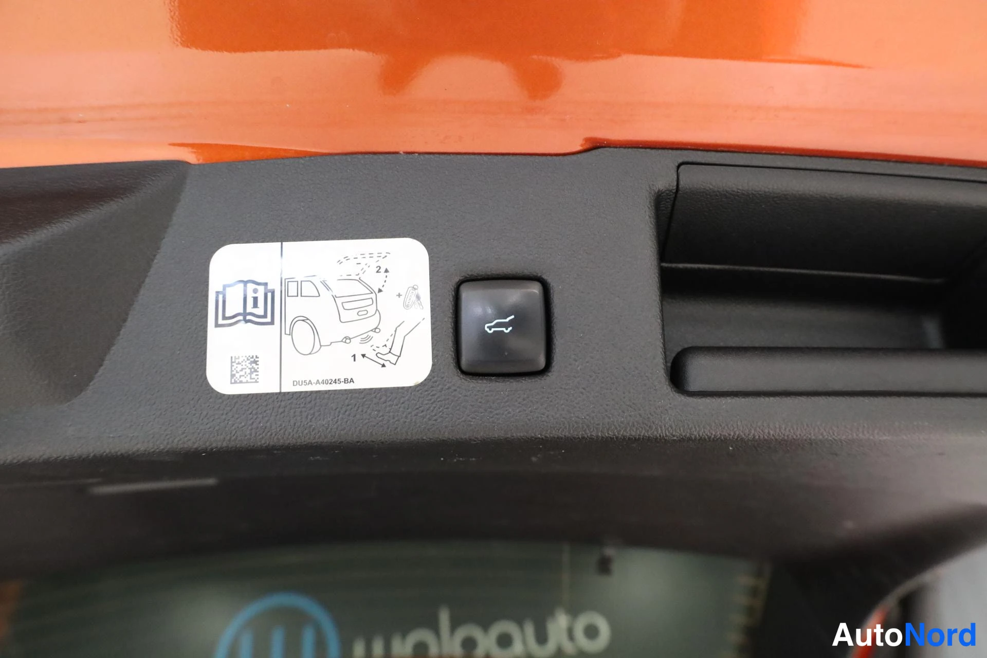Oranssi Ford Kuga 2021, yksityiskohta, kuva 25