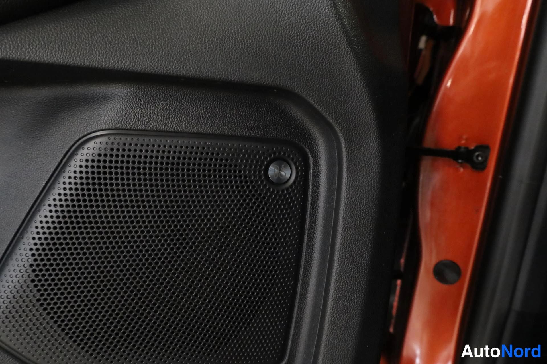 Oranssi Ford Kuga 2021, yksityiskohta, kuva 26