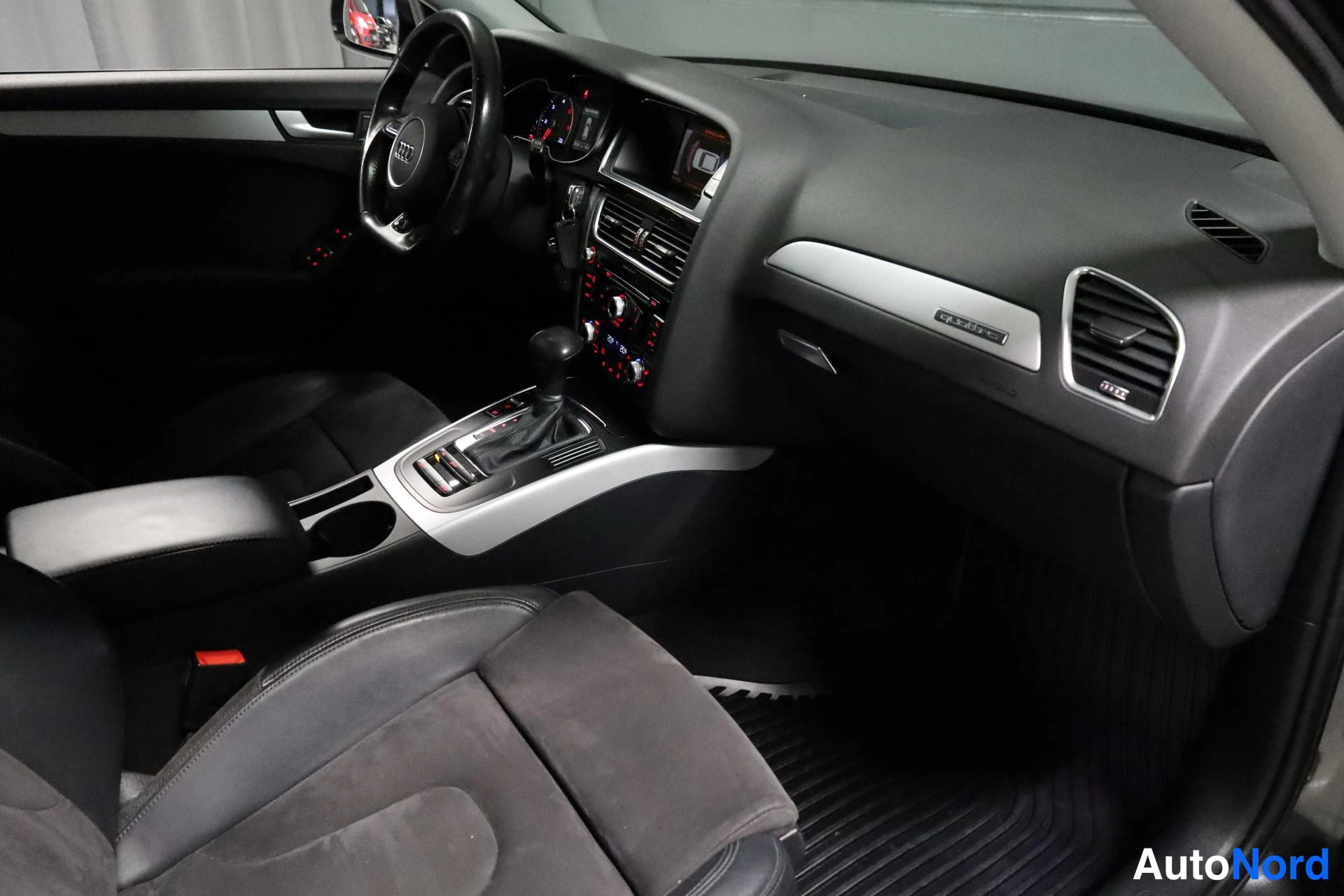 Harmaa Audi A4 allroad quattro 2015, ohjaamo, kuva 11
