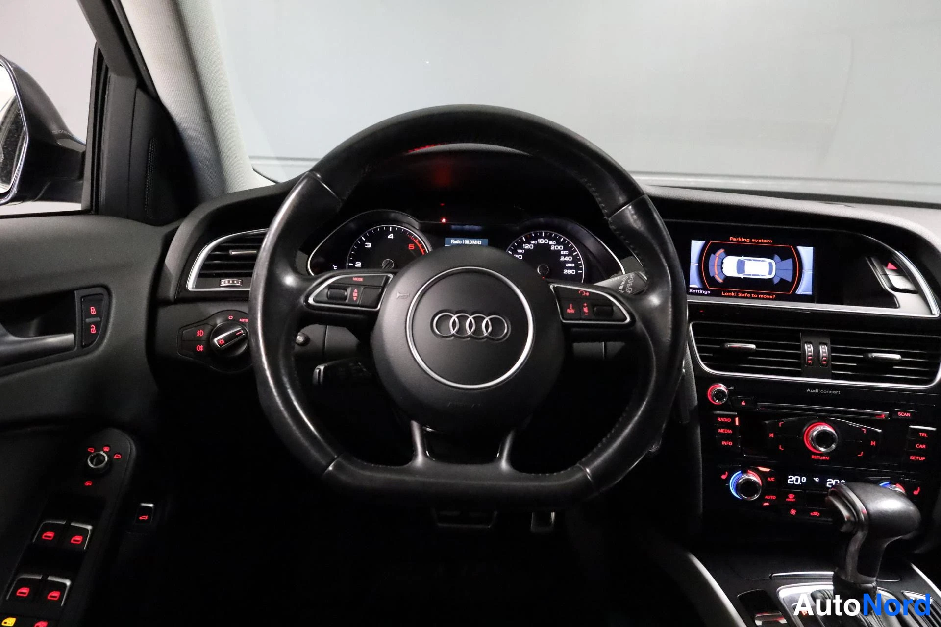 Harmaa Audi A4 allroad quattro 2015, ohjaamo, kuva 12