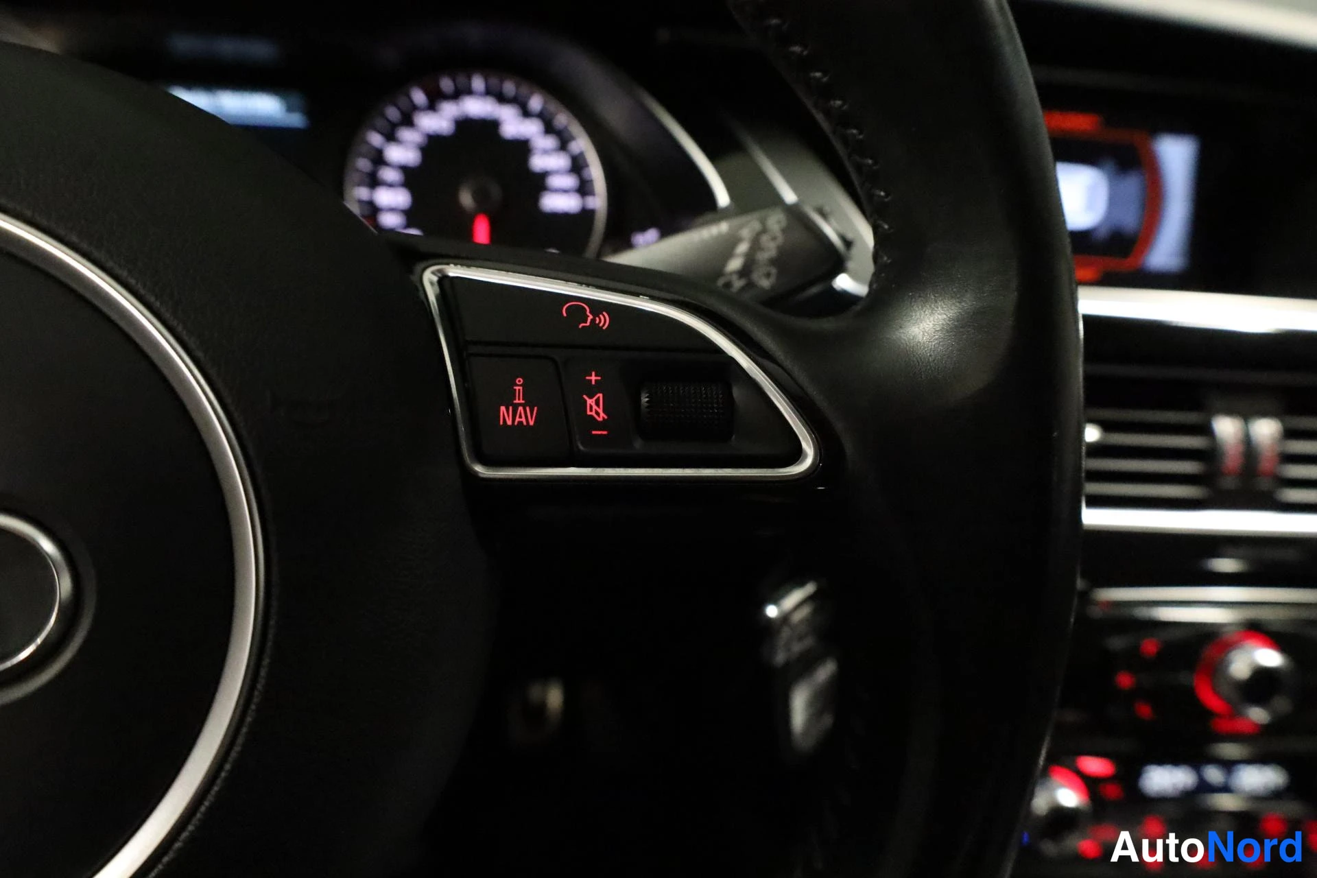 Harmaa Audi A4 allroad quattro 2015, yksityiskohta, kuva 18