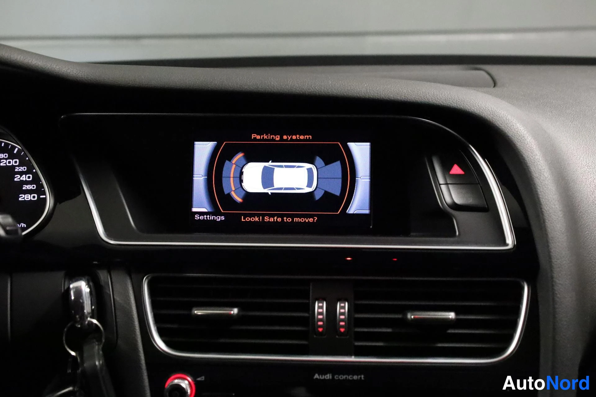 Harmaa Audi A4 allroad quattro 2015, yksityiskohta, kuva 20