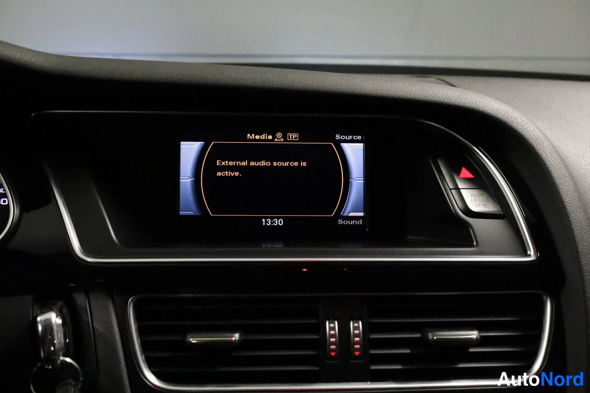 Harmaa Audi A4 allroad quattro 2015, yksityiskohta, kuva 21
