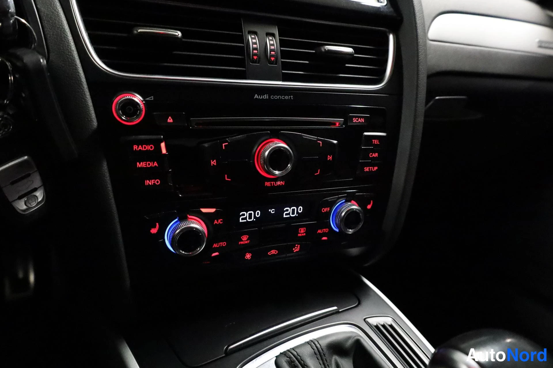 Harmaa Audi A4 allroad quattro 2015, yksityiskohta, kuva 22