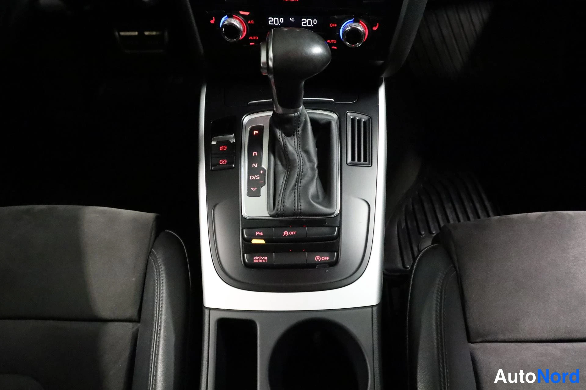 Harmaa Audi A4 allroad quattro 2015, yksityiskohta, kuva 23