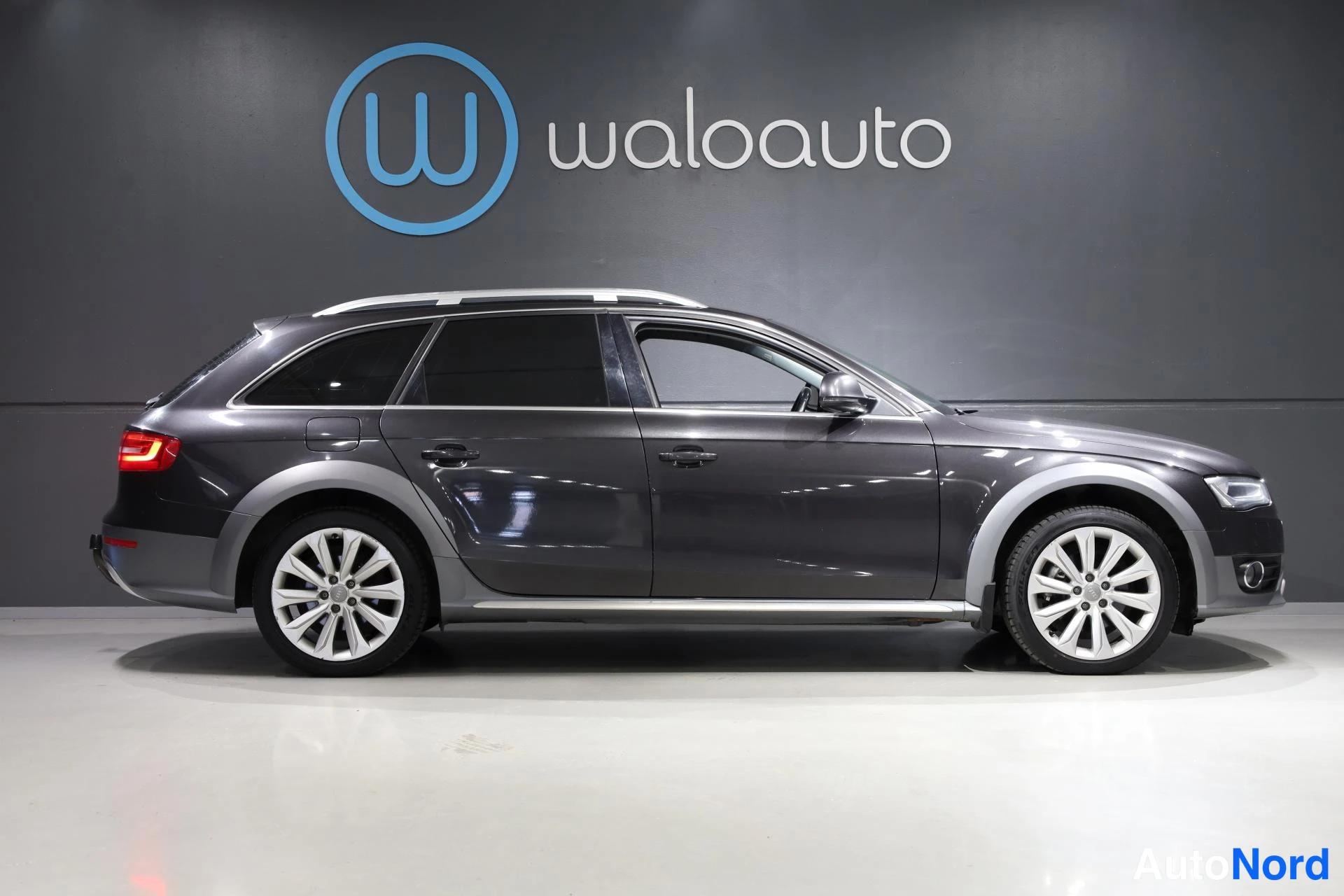 Harmaa Audi A4 allroad quattro 2015, etuviisto, keula oikealle, kuva 3