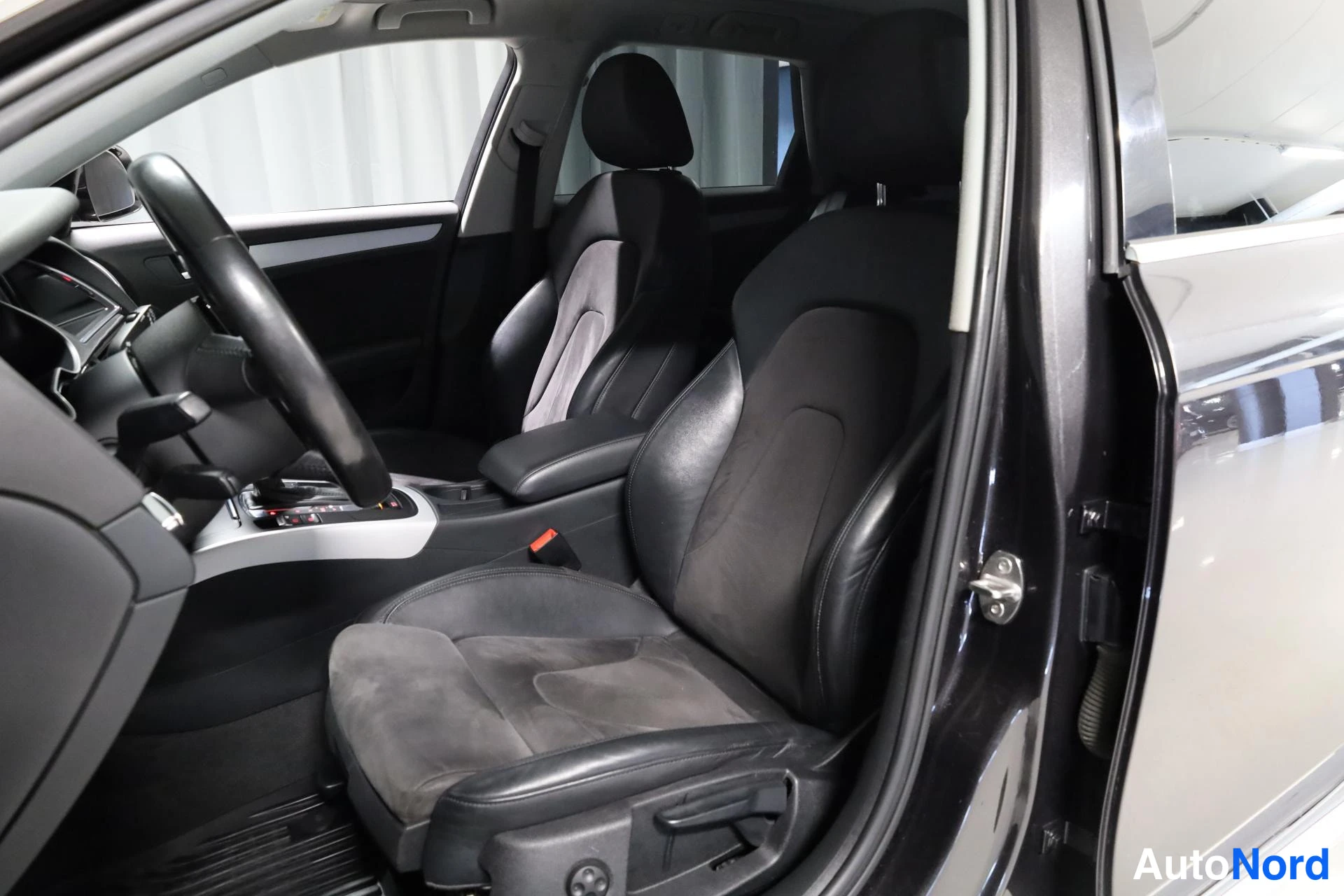 Harmaa Audi A4 allroad quattro 2015, etuistuimet, kuva 13
