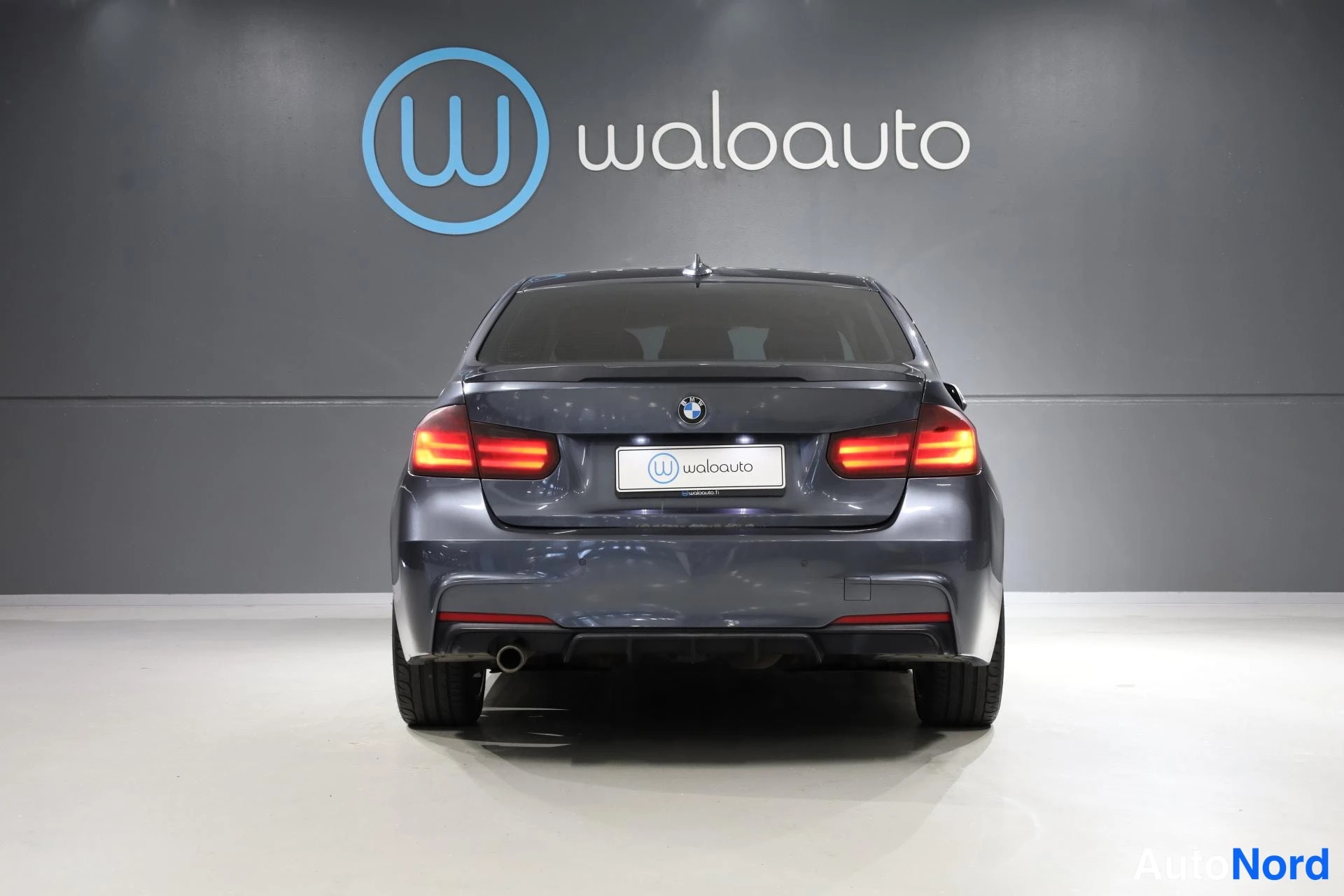 Harmaa BMW 318d 2014, takaa, kuva 8