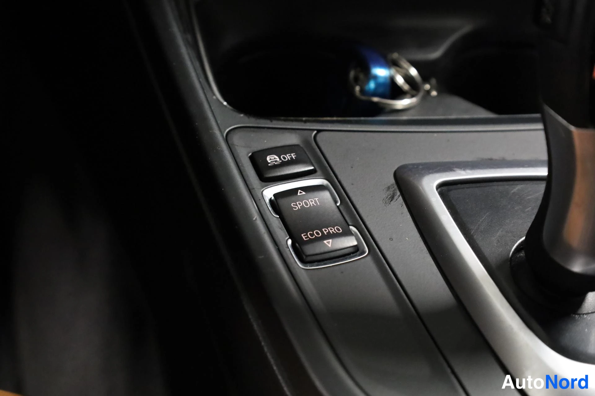 Harmaa BMW 318d 2014, yksityiskohta, kuva 24