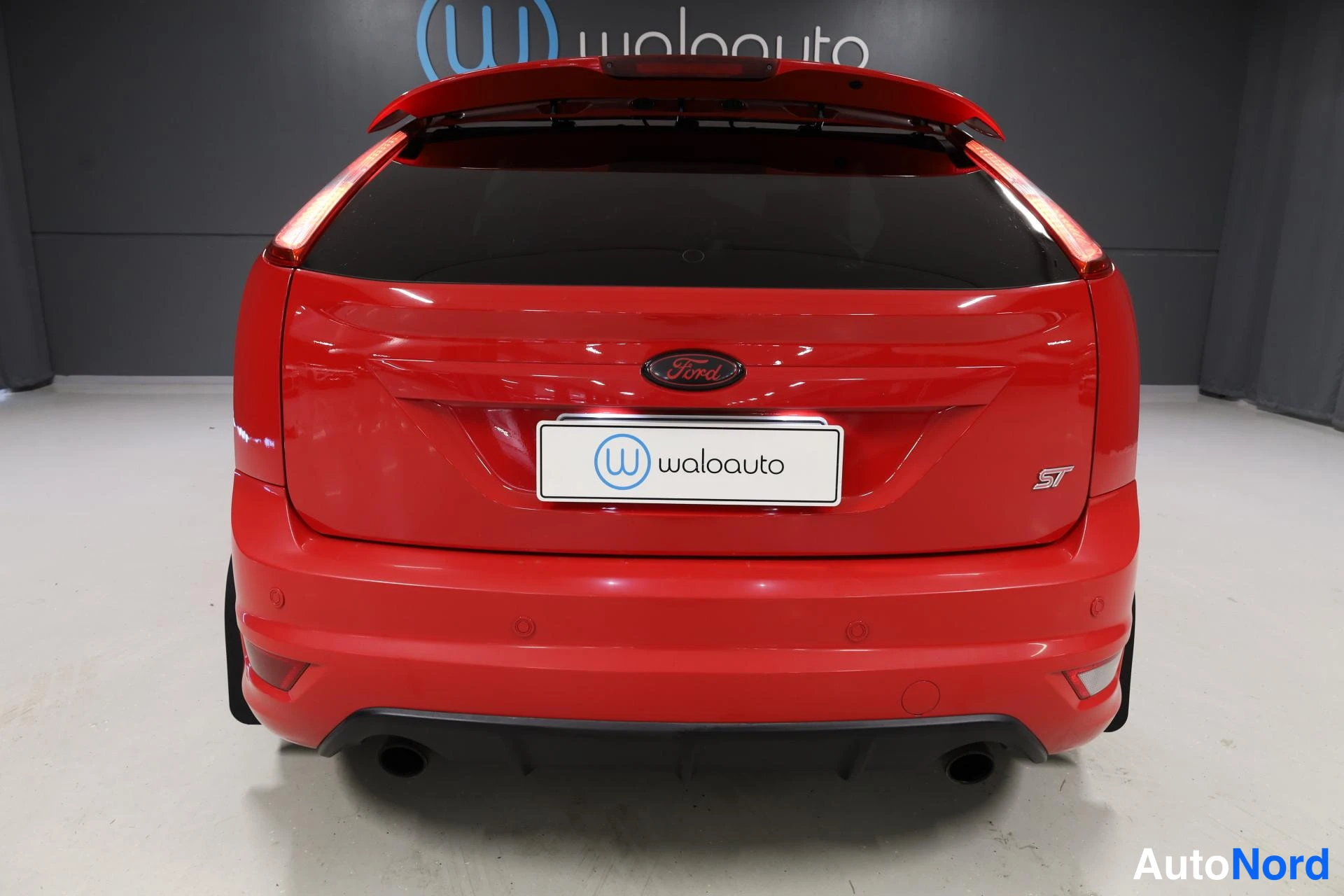 Punainen Ford Focus 2008, takaa, kuva 9