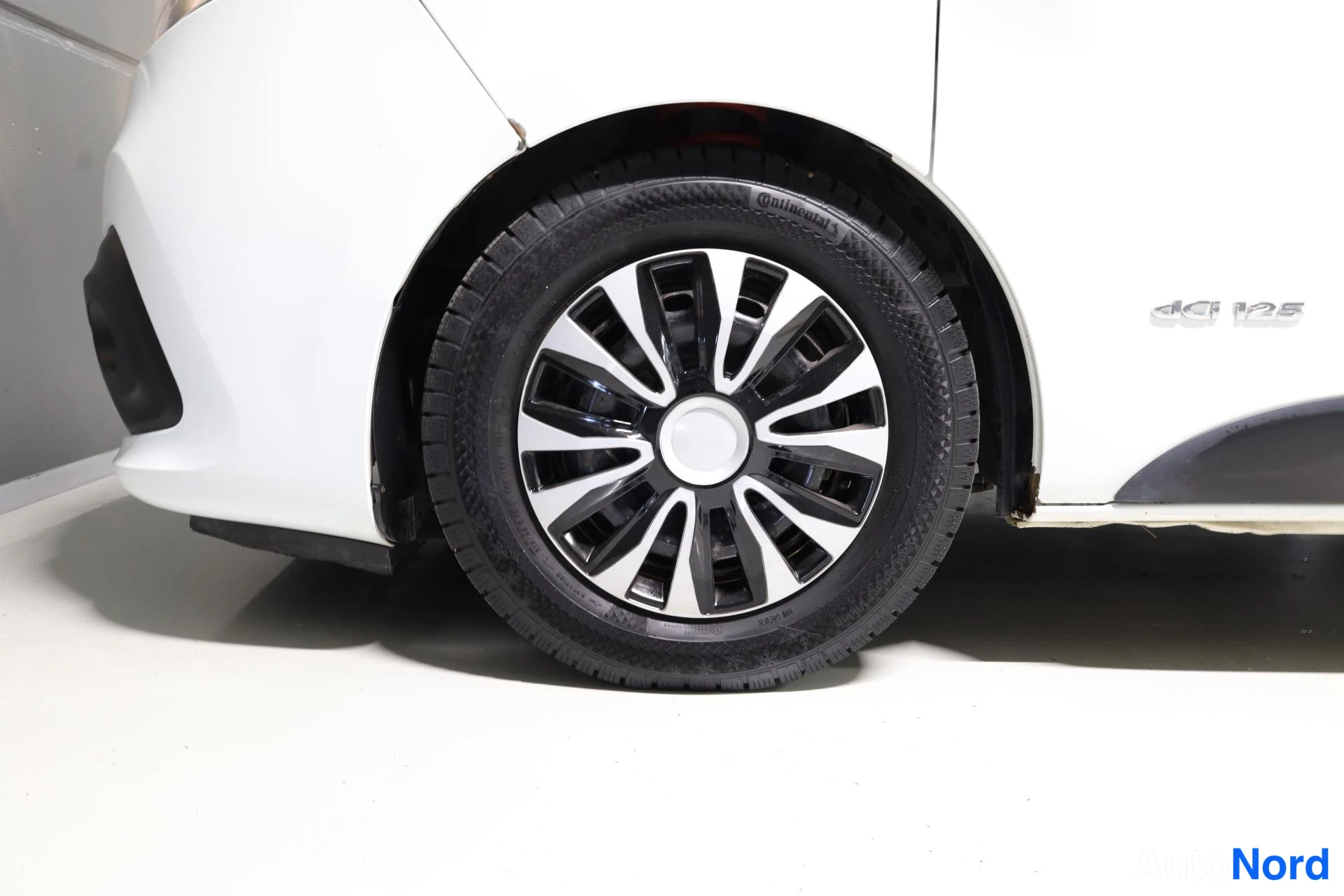 Valkoinen Nissan NV300 2018, yksityiskohta, kuva 20
