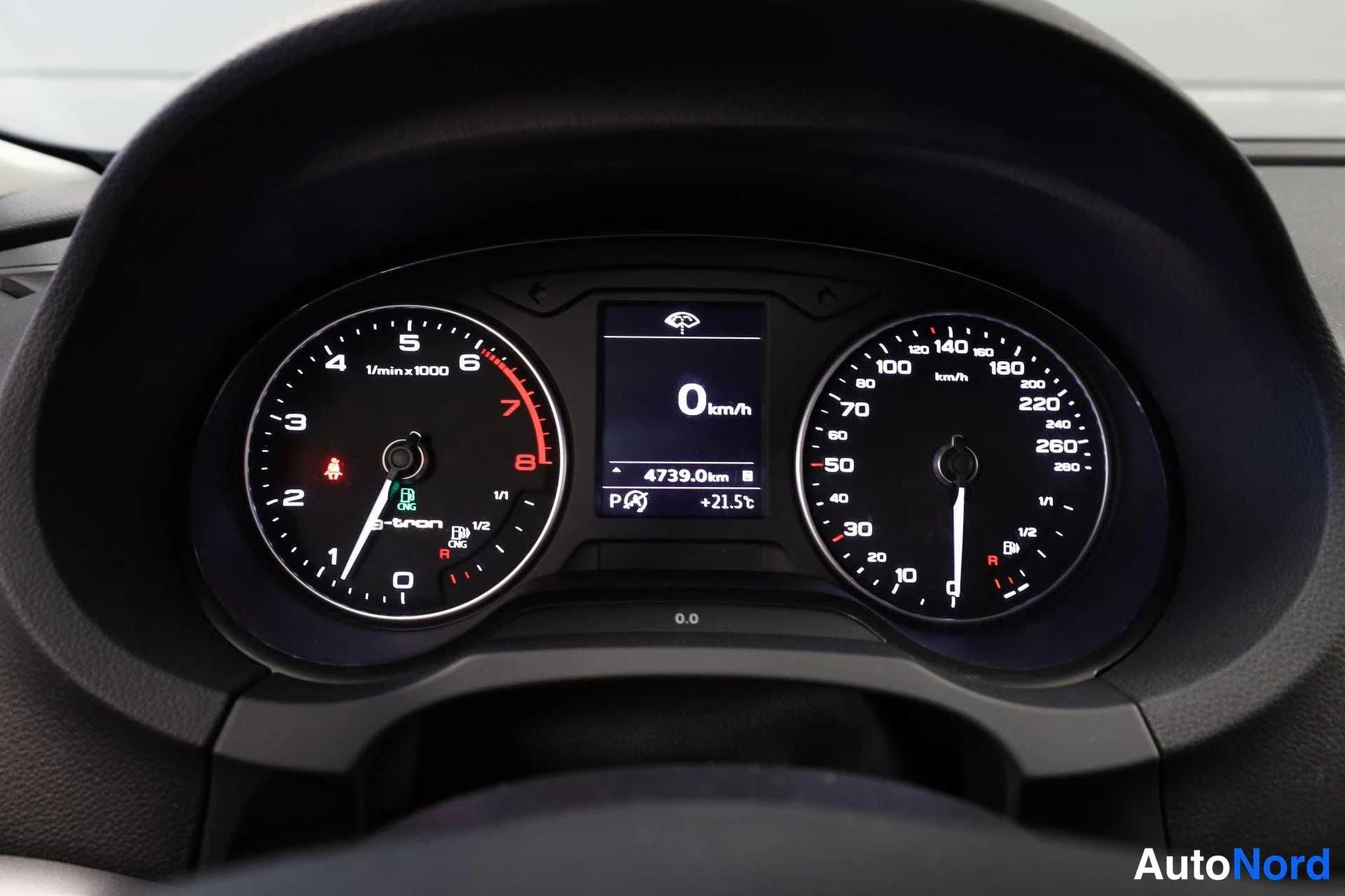 Valkoinen Audi A3 2015, yksityiskohta, kuva 17