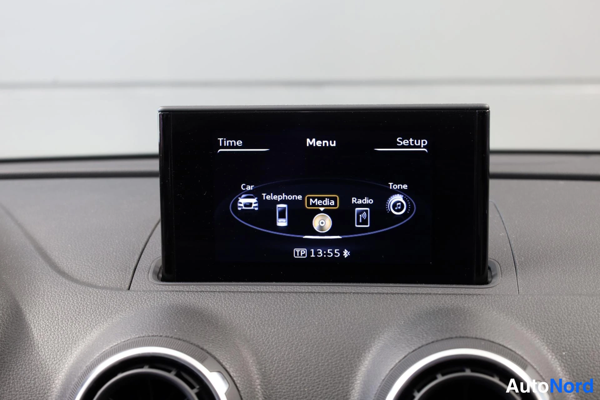 Valkoinen Audi A3 2015, yksityiskohta, kuva 18
