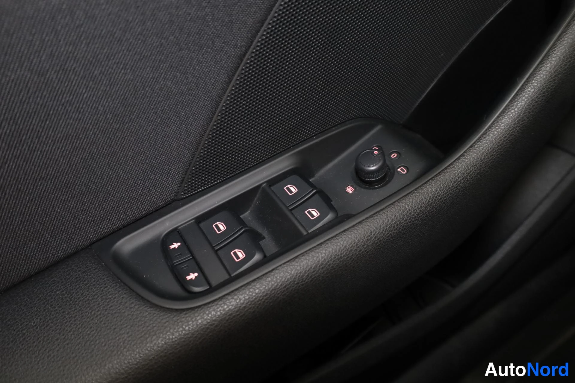 Valkoinen Audi A3 2015, yksityiskohta, kuva 22