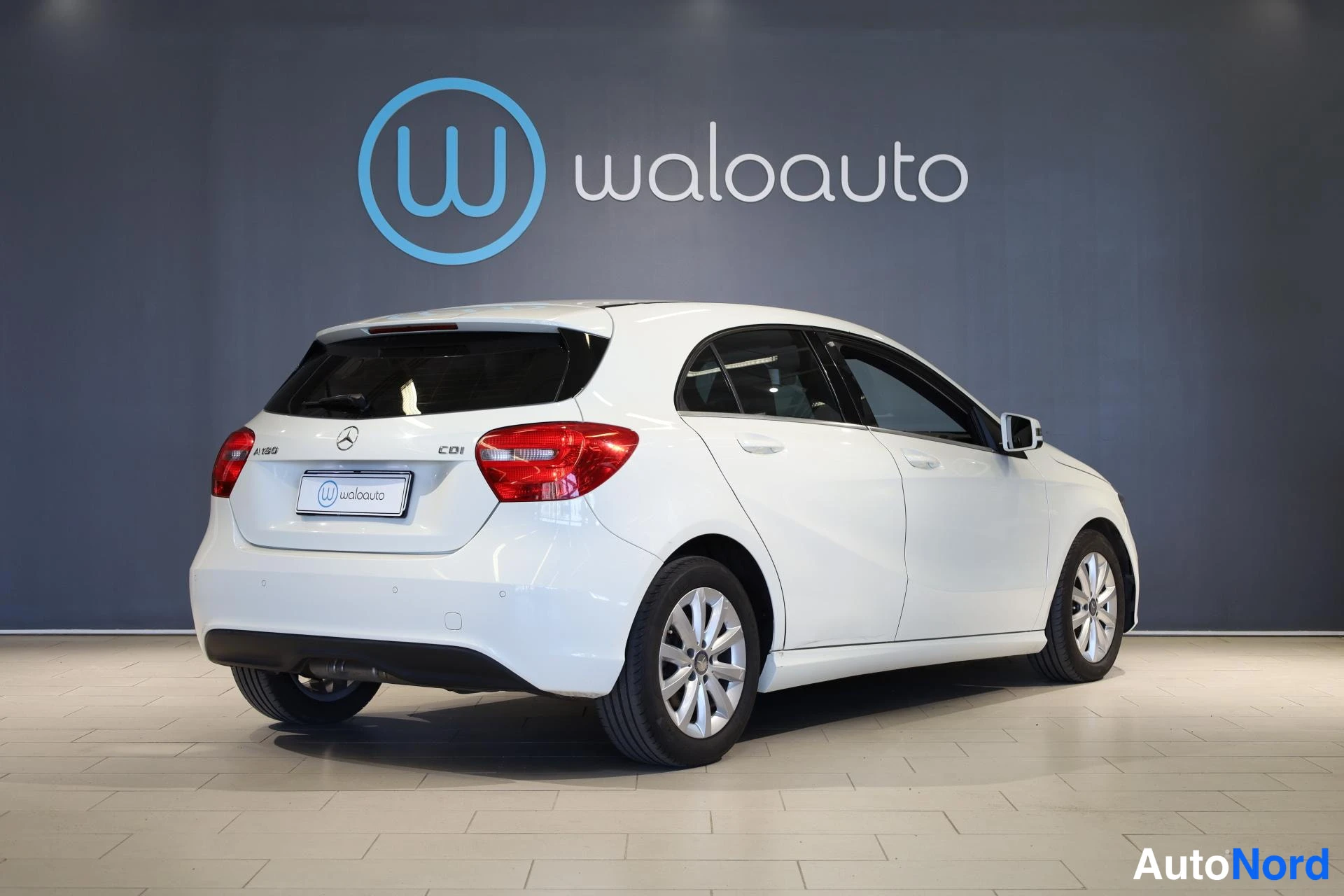 Valkoinen Mercedes-Benz A 2013, takaviisto, kuva 7