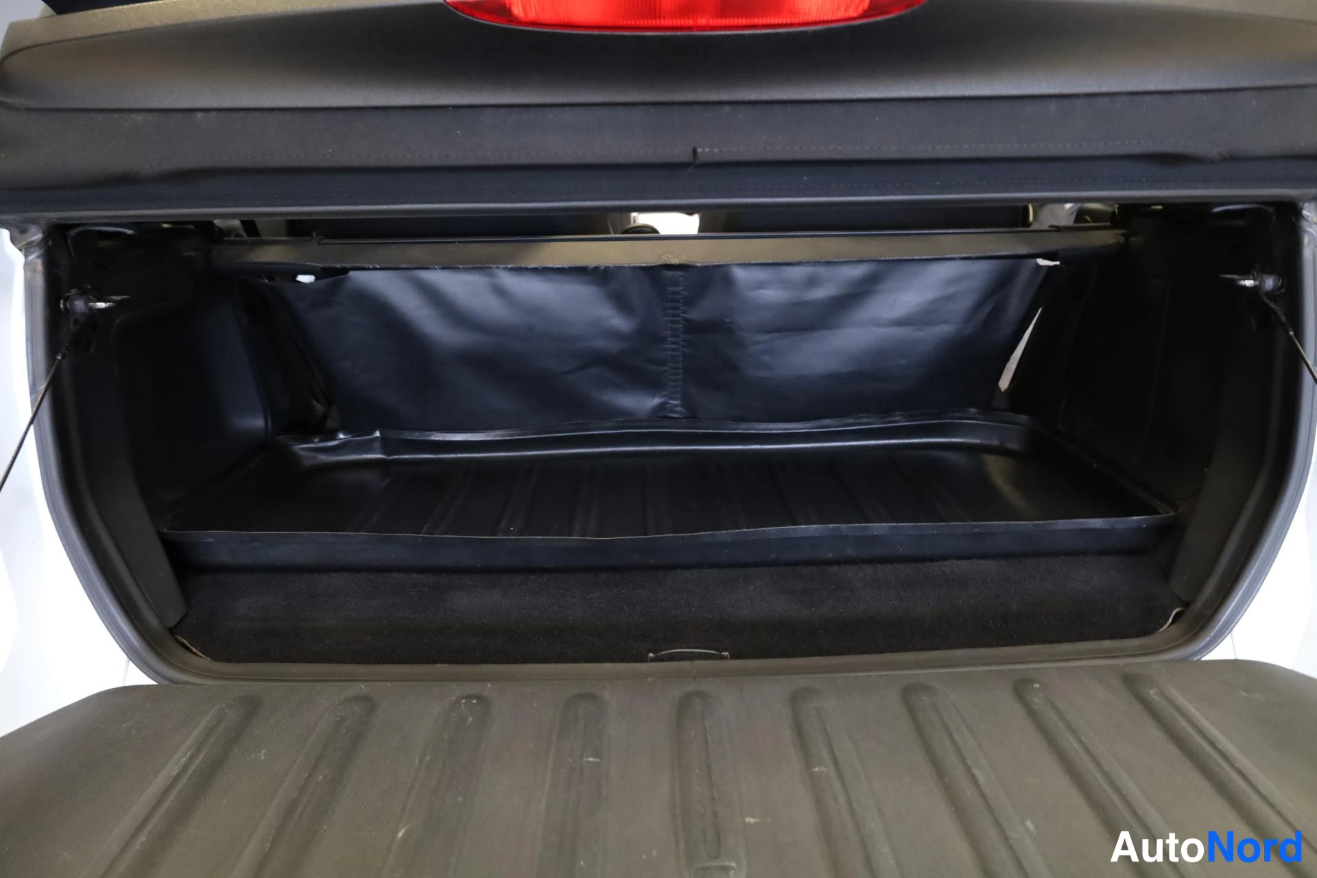 Valkoinen Smart Fortwo 2014, tavaratila, kuva 13