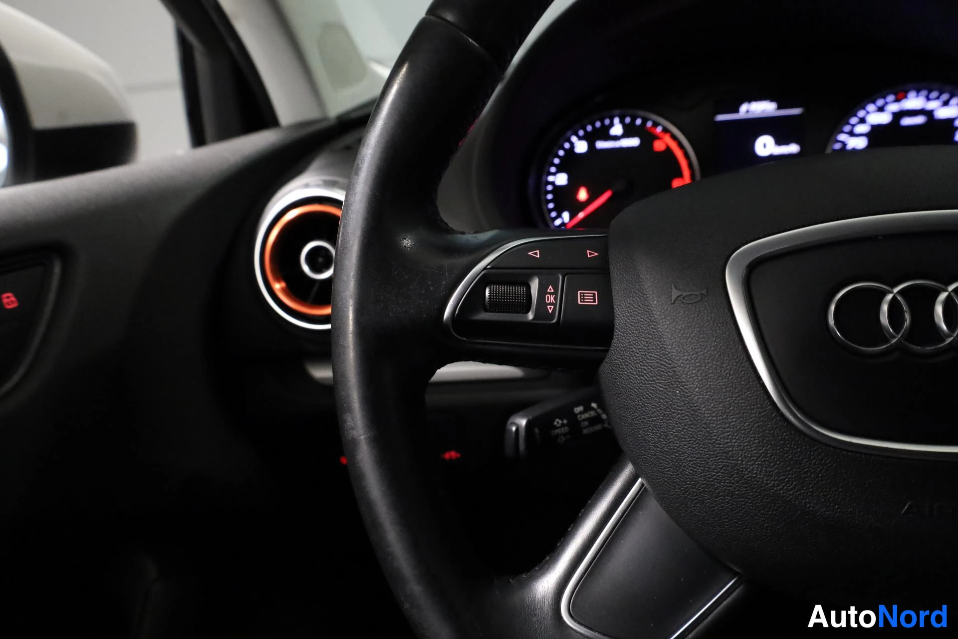 Valkoinen Audi A3 2016, yksityiskohta, kuva 18