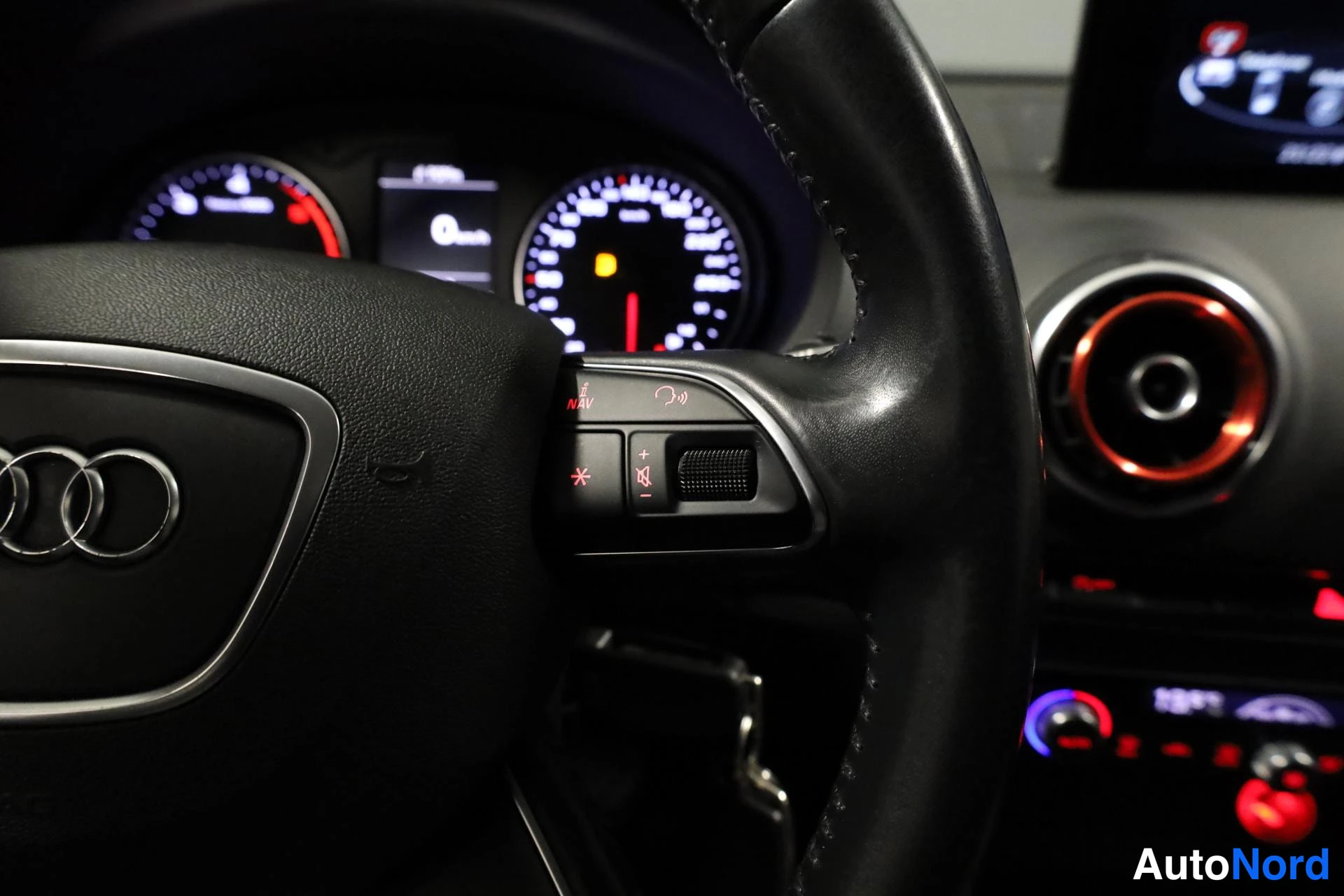 Valkoinen Audi A3 2016, yksityiskohta, kuva 23