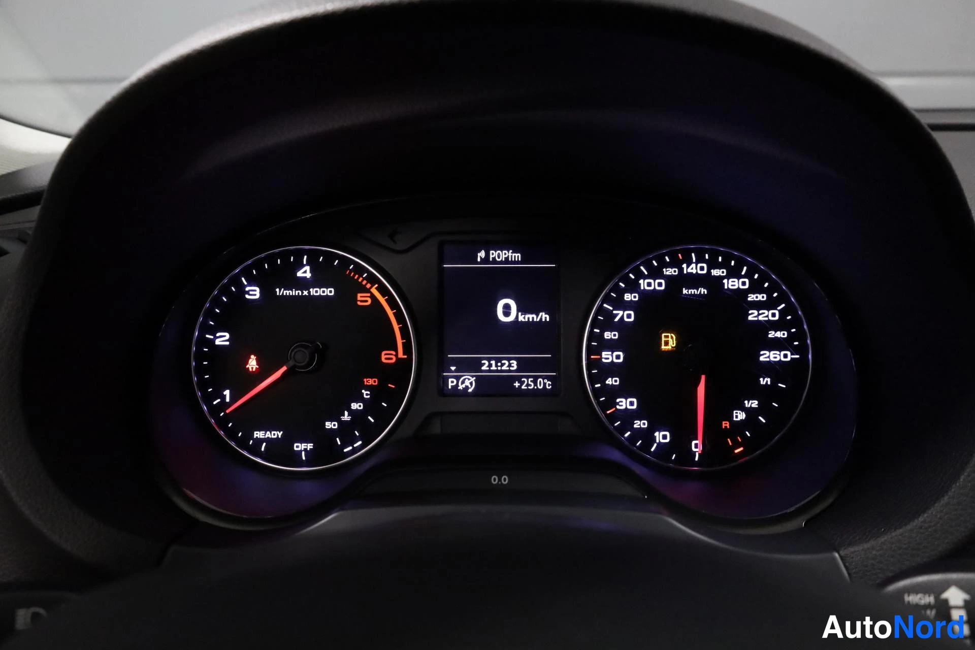 Valkoinen Audi A3 2016, yksityiskohta, kuva 19