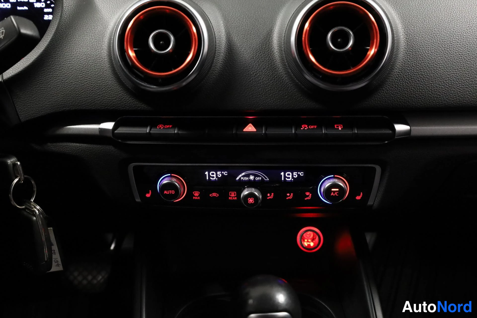 Valkoinen Audi A3 2016, yksityiskohta, kuva 20
