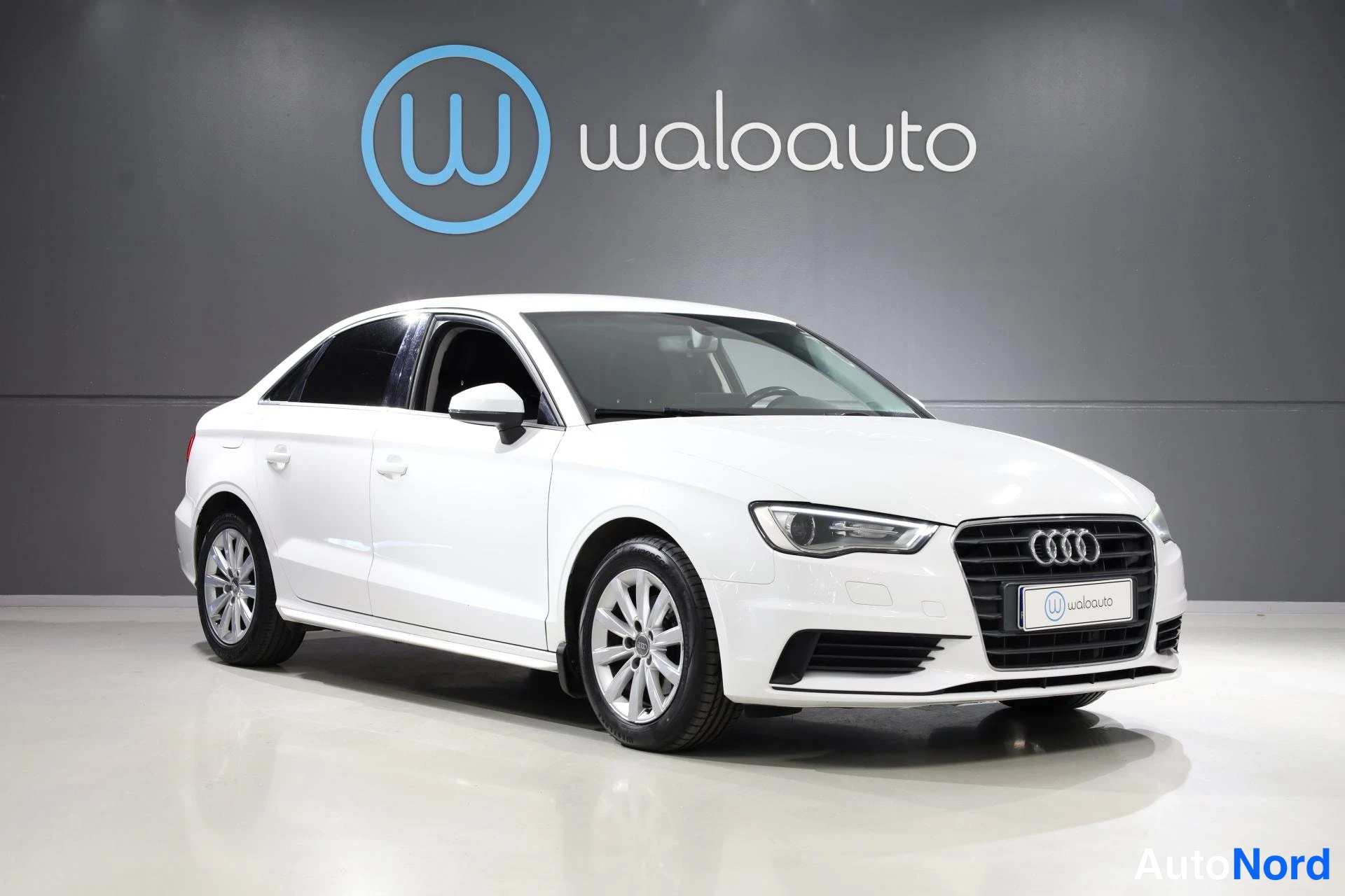 Valkoinen Audi A3 2016, etuviisto, keula oikealle, kuva 3