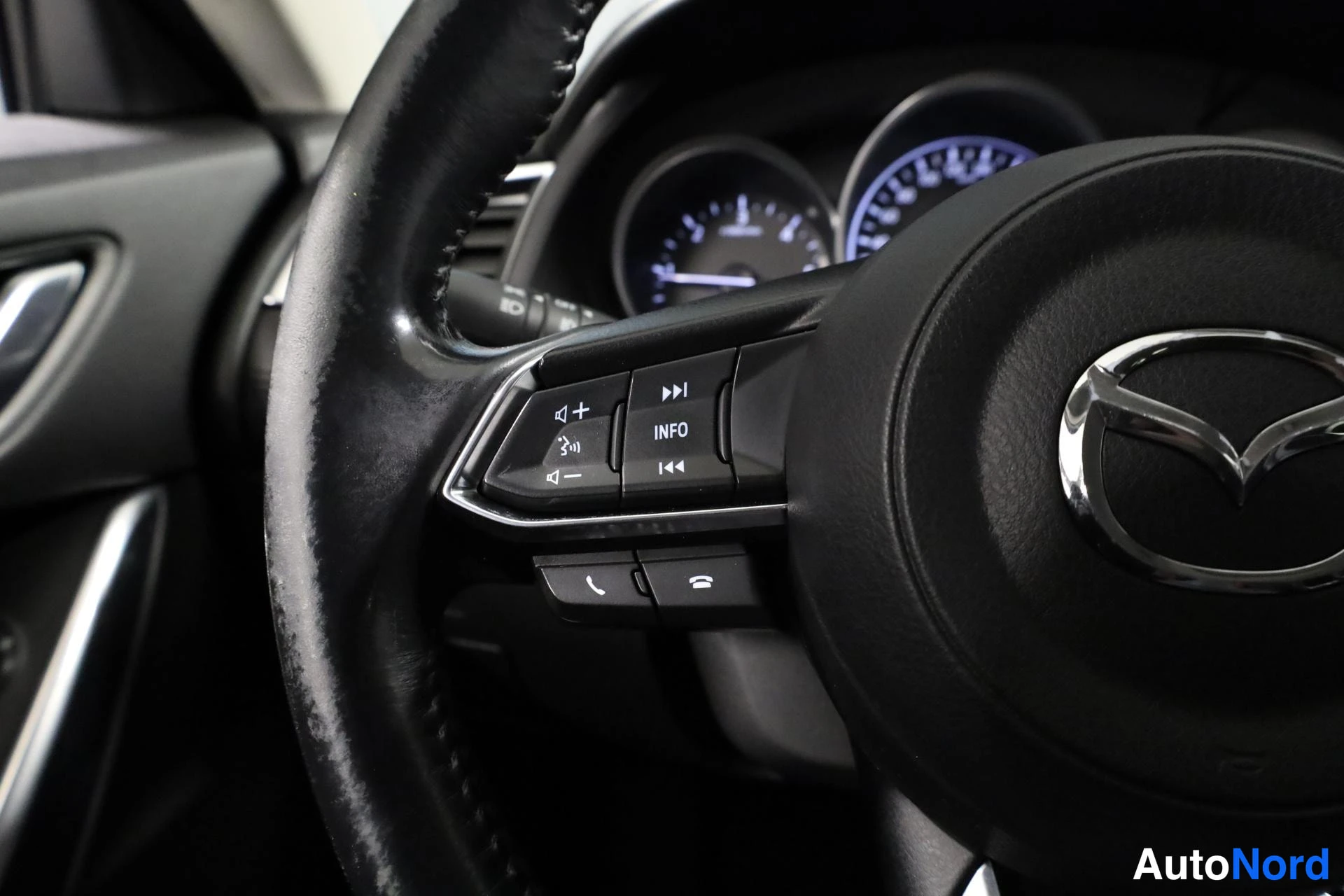 Sininen Mazda 6 2016, yksityiskohta, kuva 17