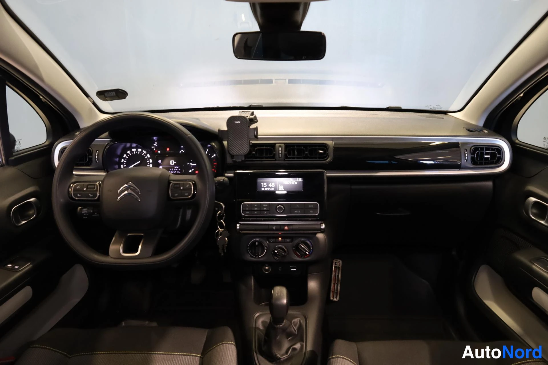Musta Citroen C3 2018, ohjaamo, kuva 10
