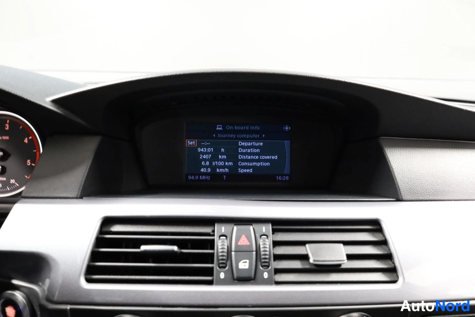 Musta BMW 520d 2009, yksityiskohta, kuva 19